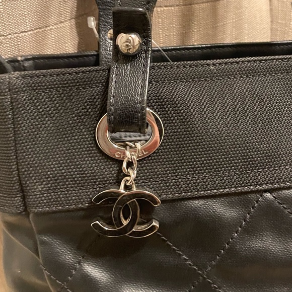 Chanel tote bag in black. - Picture 3 of 14